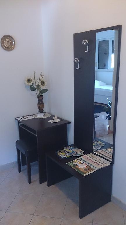 Apartment Near The Beach Split Room photo