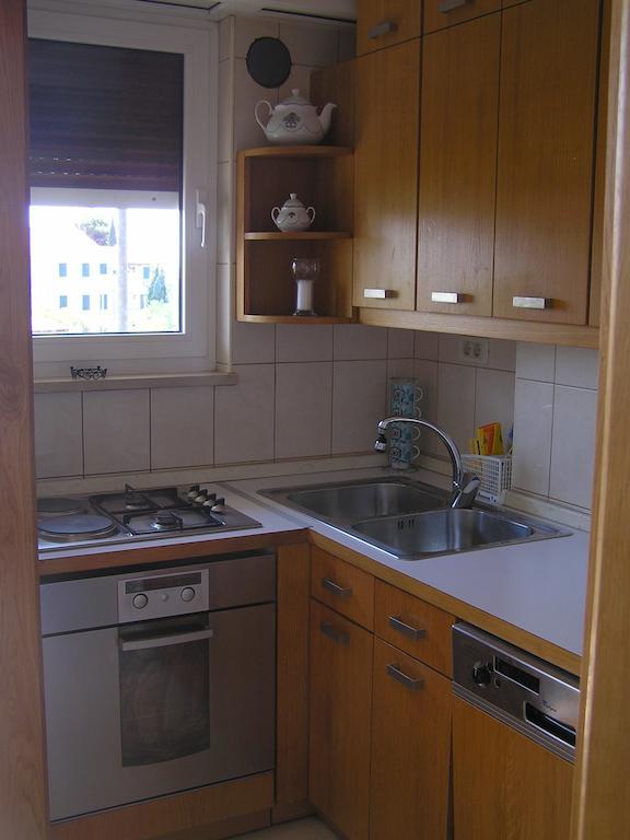Apartment Near The Beach Split Room photo