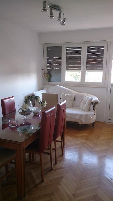 Apartment Near The Beach Split Room photo